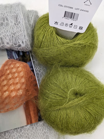 Meg's Fine Lace Scarf Pear Mo07-086